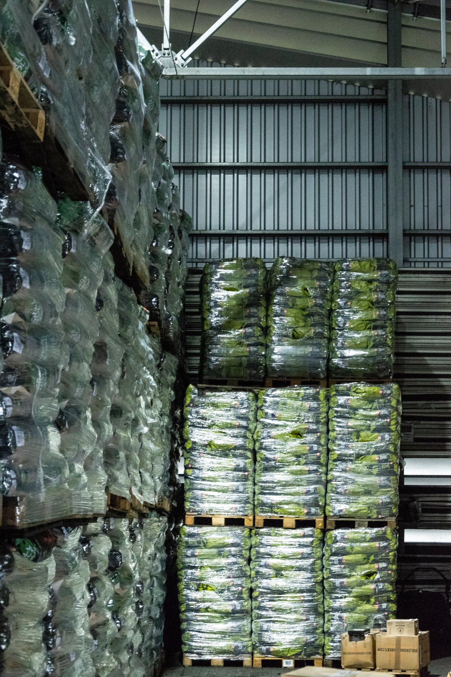 Kokoskohle auf Paletten für Großhändler B2B Preise 10 Kilogramm Säcke