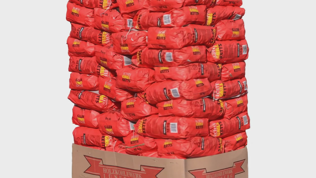 360°-Ansicht einer Palette mit Holzkohlebriketts zum Grillen